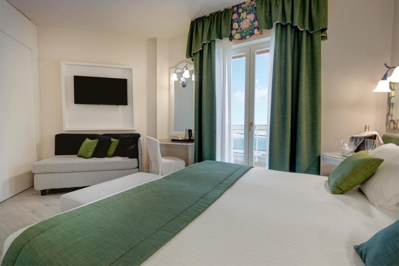 Hotel Cavalieri Palace & Suites Lido di Jesolo Eksteriør billede