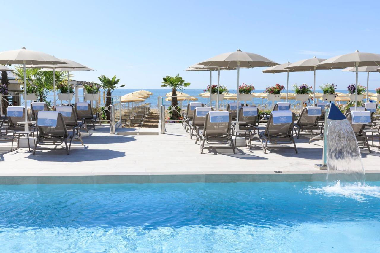 Hotel Cavalieri Palace & Suites Lido di Jesolo Eksteriør billede