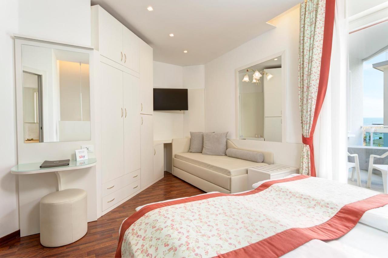 Hotel Cavalieri Palace & Suites Lido di Jesolo Eksteriør billede