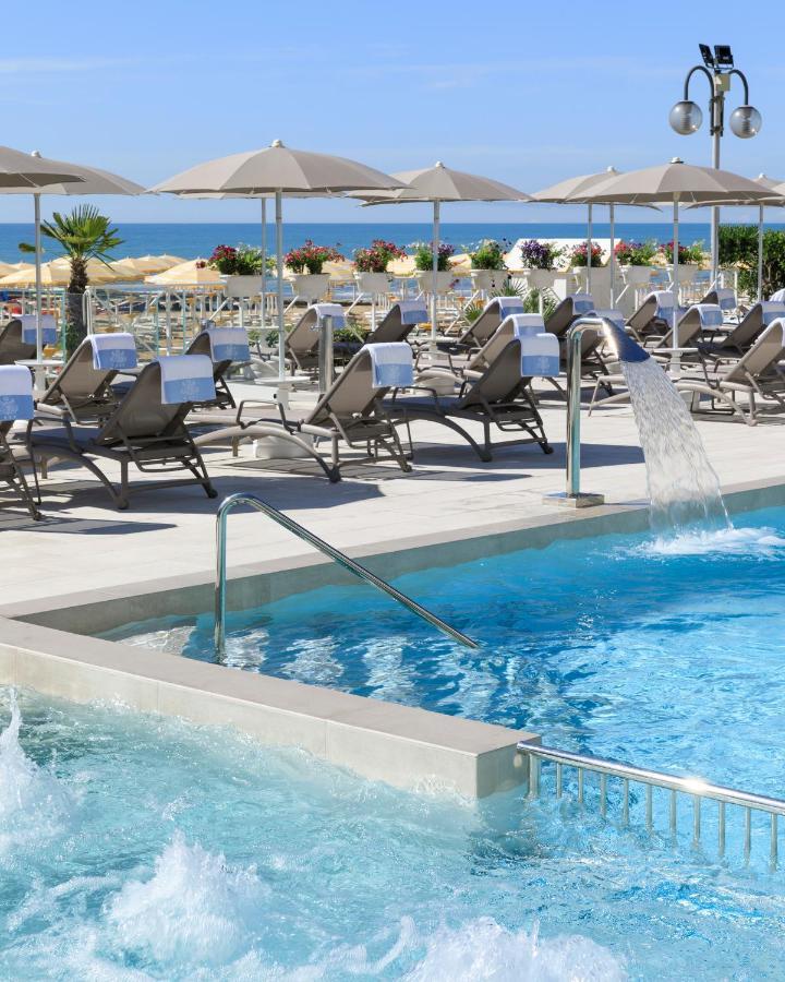 Hotel Cavalieri Palace & Suites Lido di Jesolo Eksteriør billede