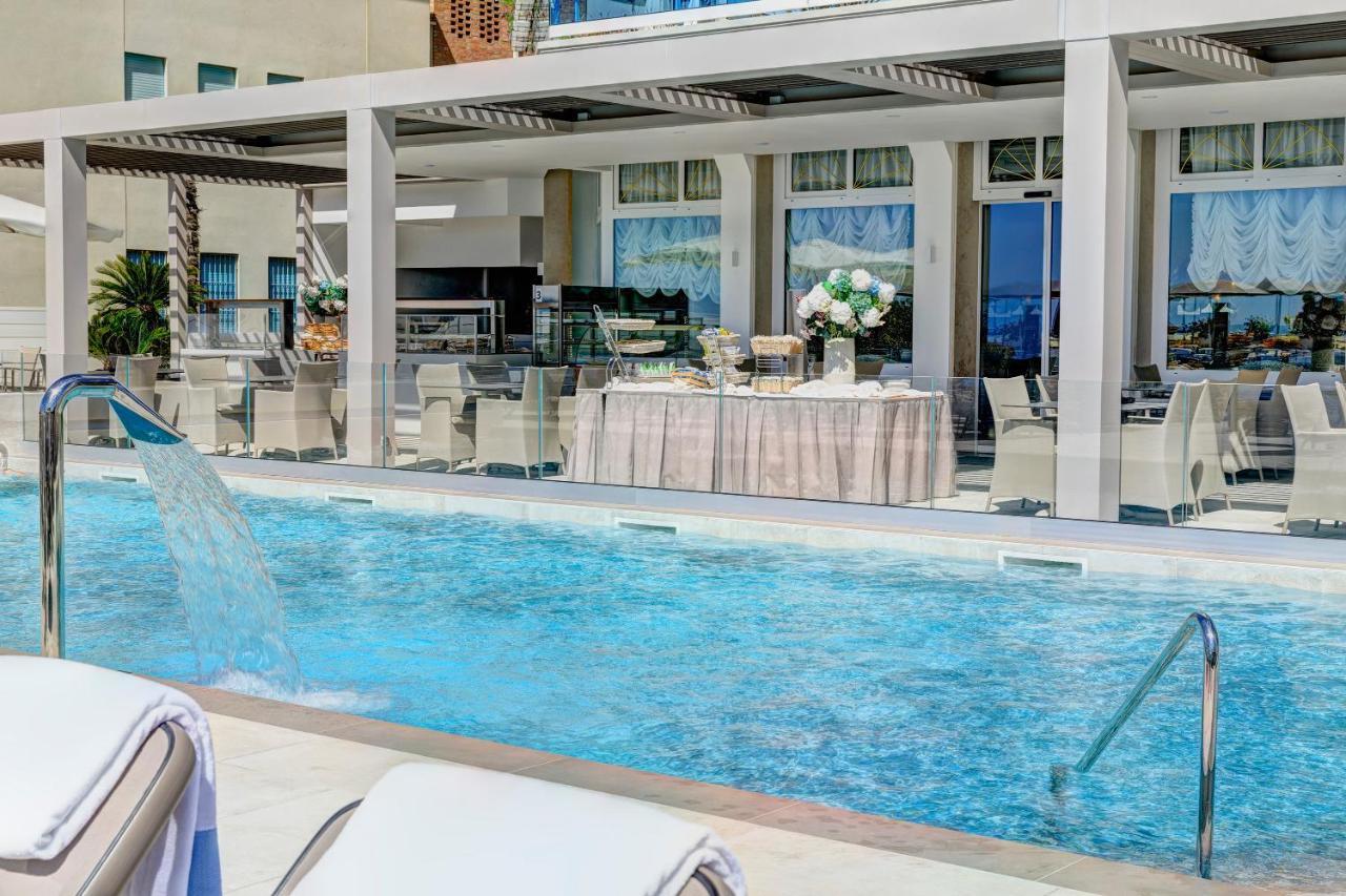 Hotel Cavalieri Palace & Suites Lido di Jesolo Eksteriør billede