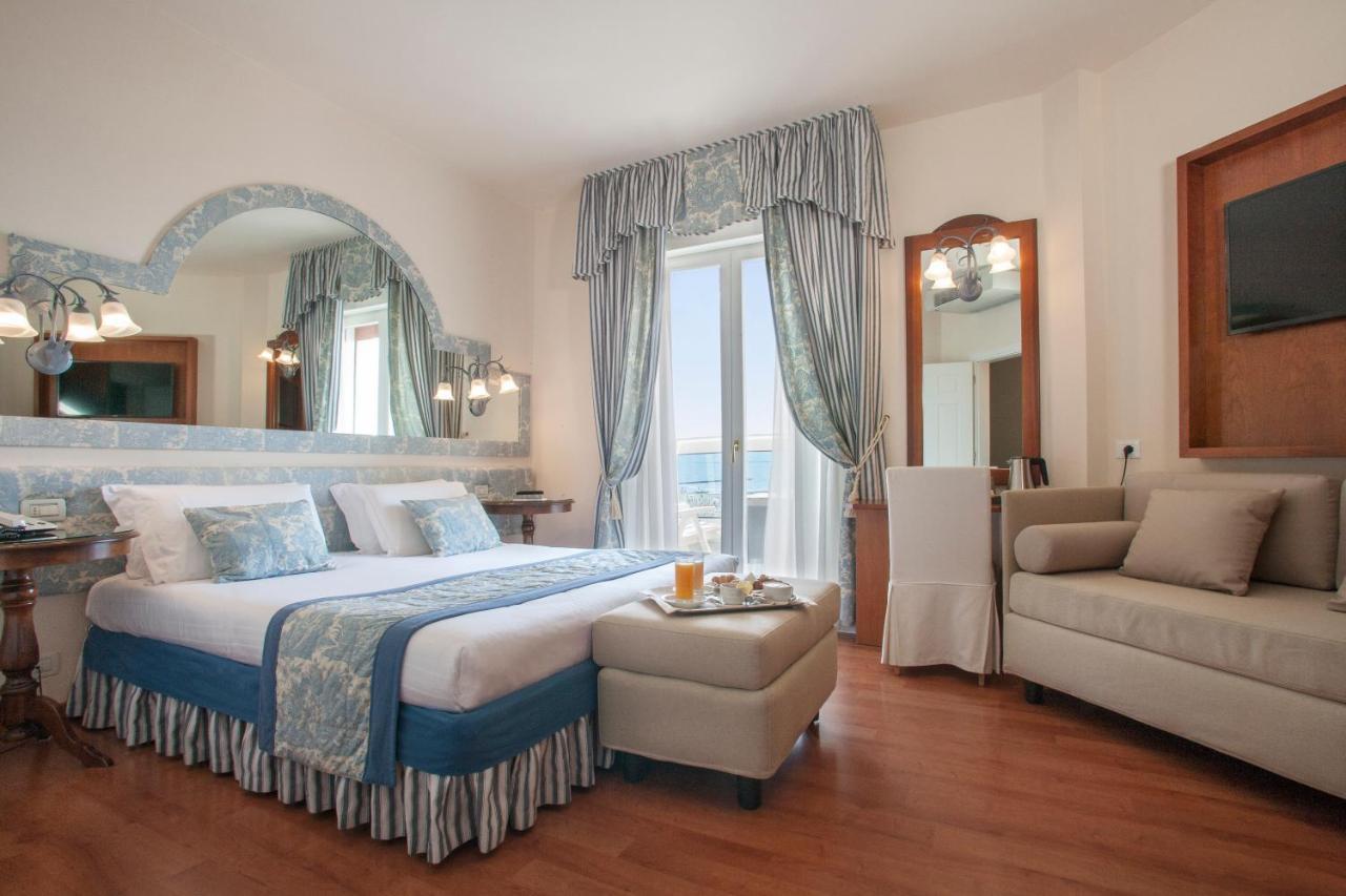 Hotel Cavalieri Palace & Suites Lido di Jesolo Eksteriør billede