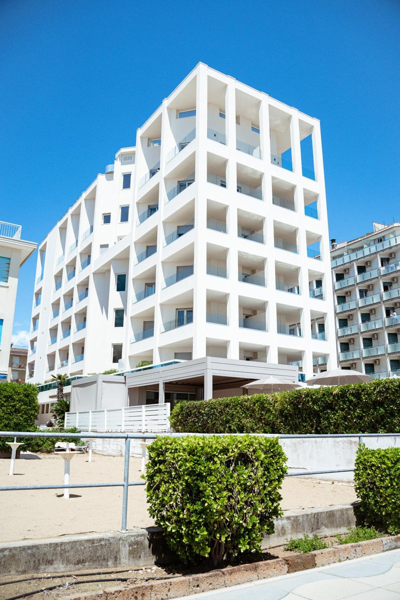 Hotel Cavalieri Palace & Suites Lido di Jesolo Eksteriør billede