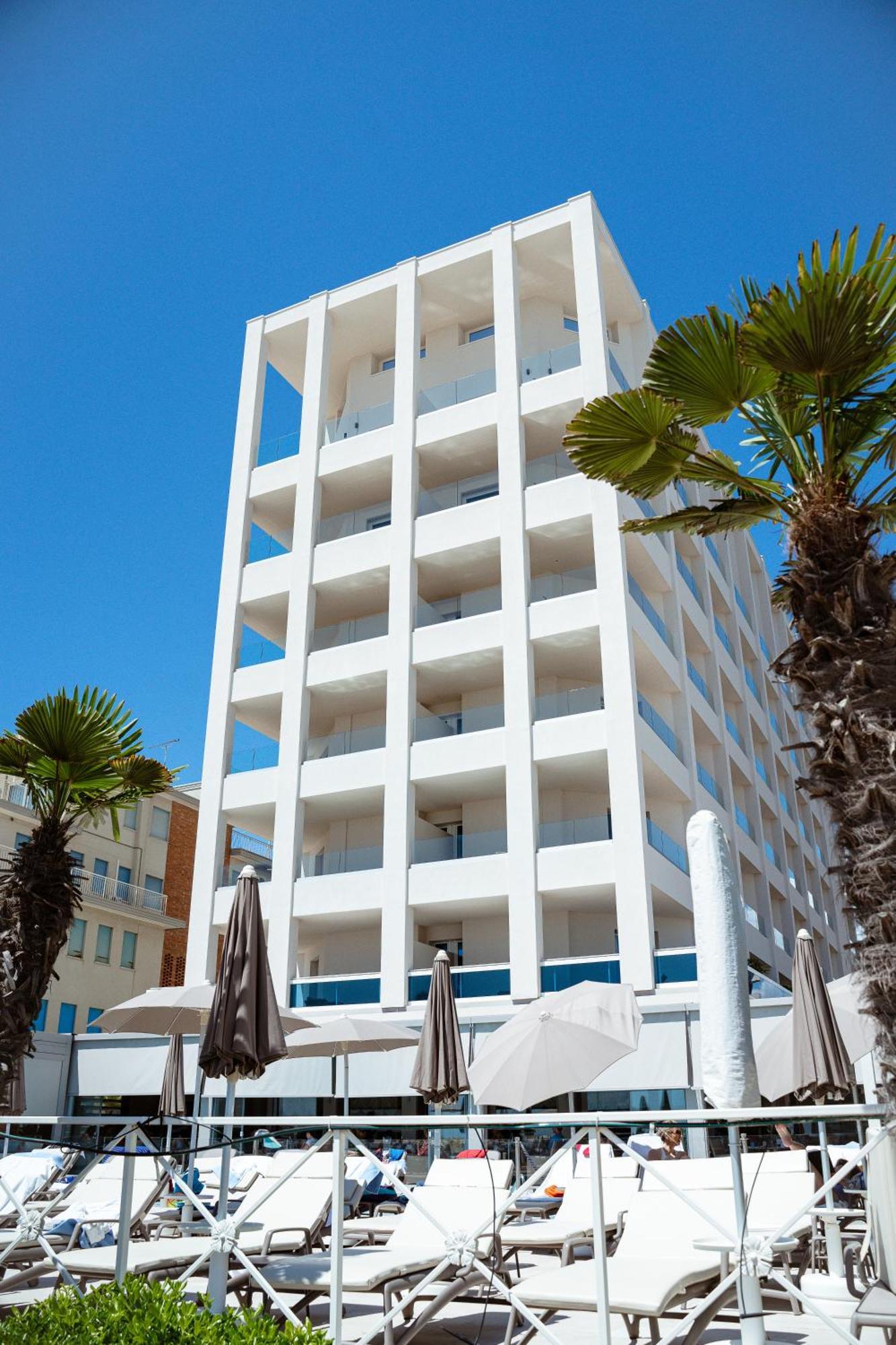 Hotel Cavalieri Palace & Suites Lido di Jesolo Eksteriør billede