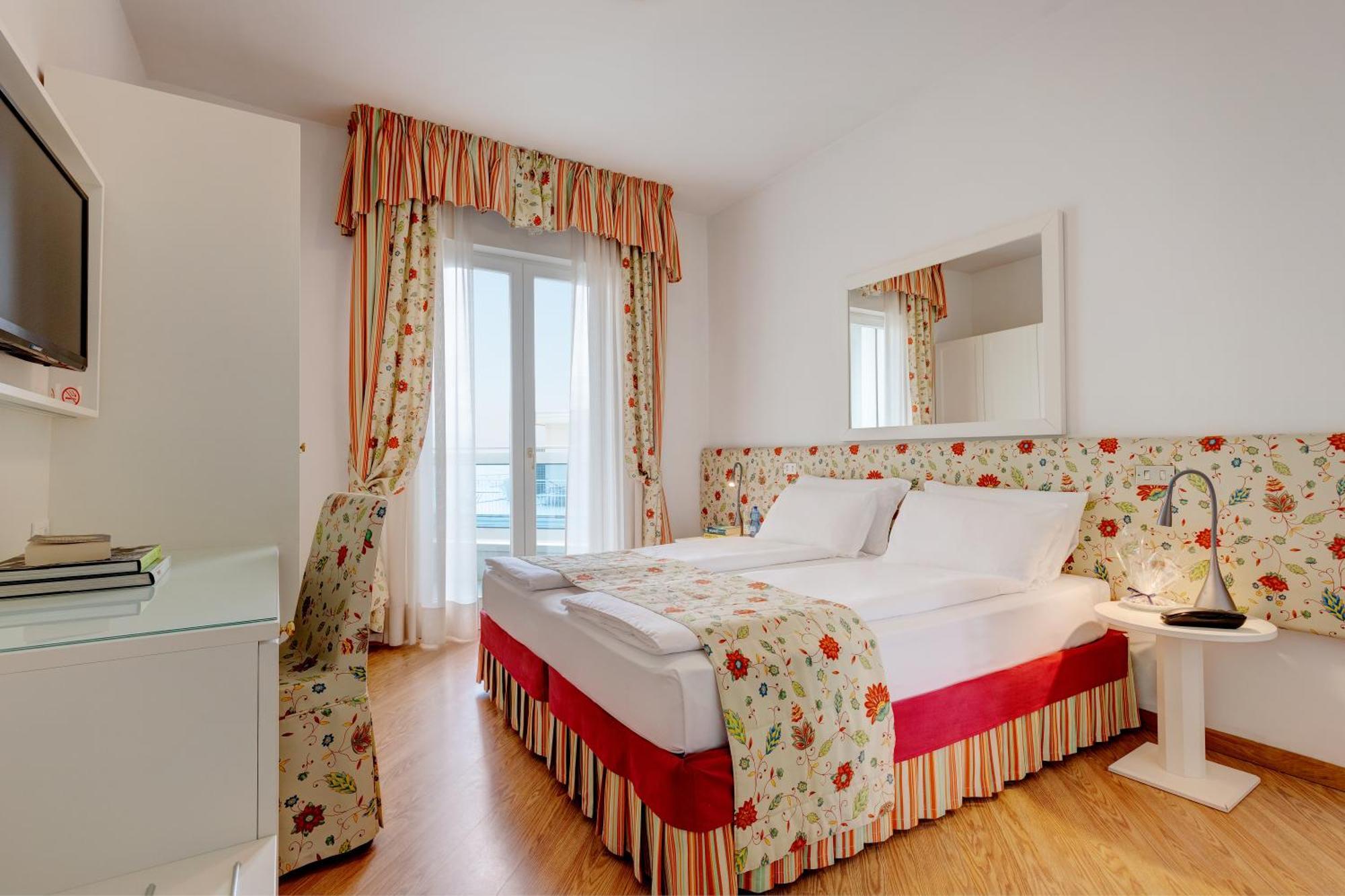Hotel Cavalieri Palace & Suites Lido di Jesolo Eksteriør billede