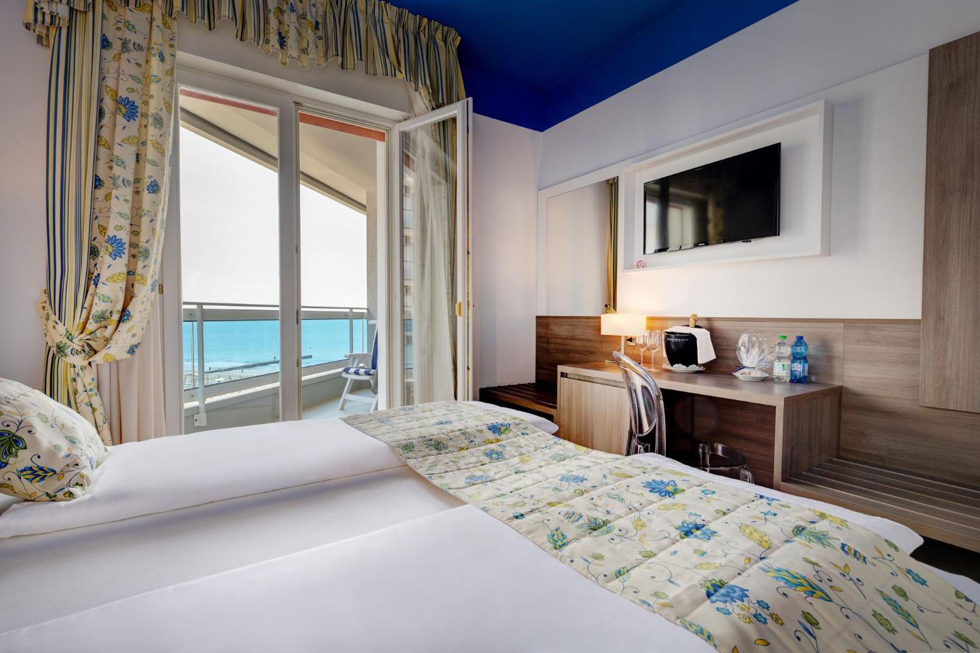 Hotel Cavalieri Palace & Suites Lido di Jesolo Eksteriør billede