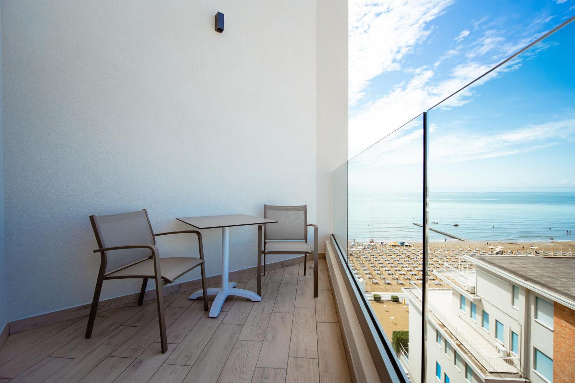 Hotel Cavalieri Palace & Suites Lido di Jesolo Eksteriør billede