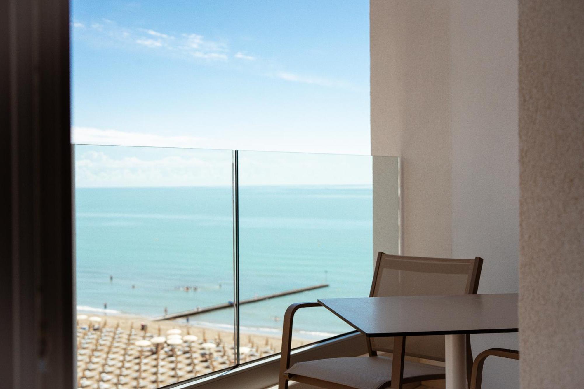 Hotel Cavalieri Palace & Suites Lido di Jesolo Eksteriør billede