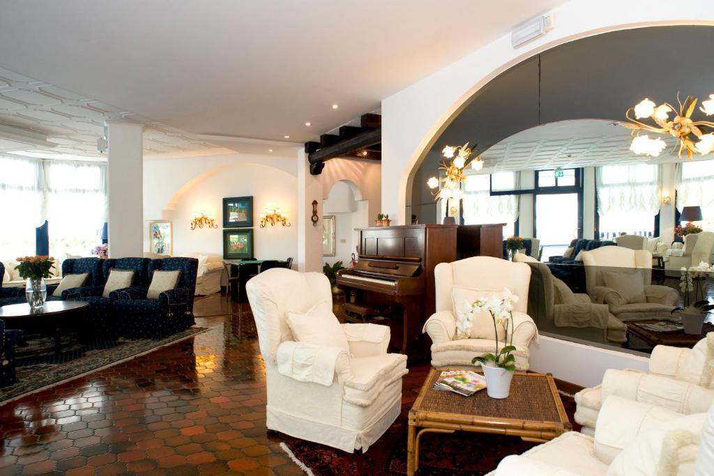 Hotel Cavalieri Palace & Suites Lido di Jesolo Eksteriør billede