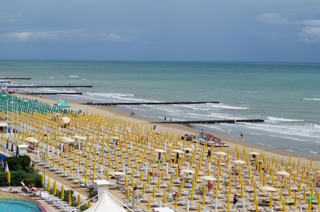 Hotel Cavalieri Palace & Suites Lido di Jesolo Eksteriør billede